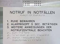 Notruf in Notfällen in Brailleschrift und Pyramidenschrift, Fortbildungsakademie der Finanzverwaltung NRW Bonn